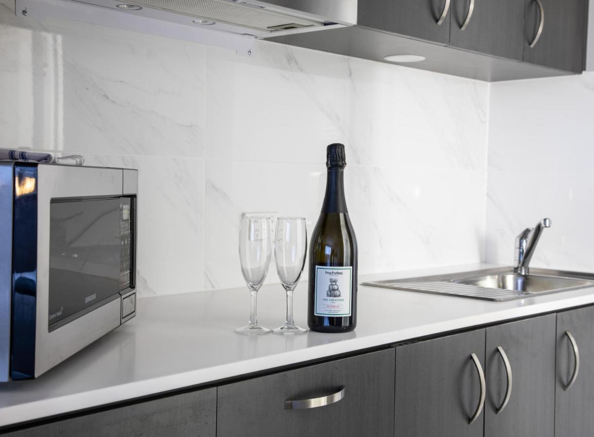 Madison Capital Executive Apartments Canberra Esterno foto