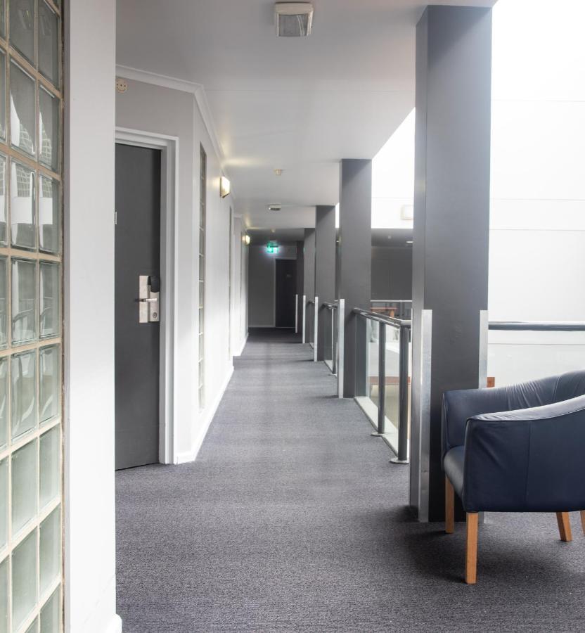 Madison Capital Executive Apartments Canberra Esterno foto